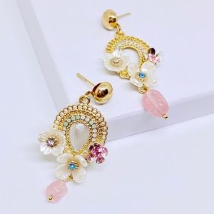 2/$35🖤 Rose Quartz Gold Floral Earrings D22